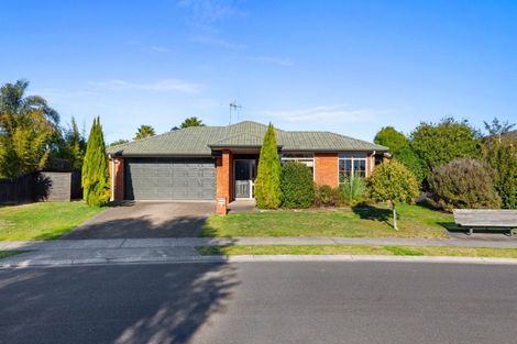 Photo of property in 19 Carrington Drive, Papamoa Beach, Papamoa, 3118