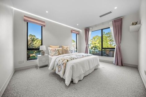 Photo of property in 3a Westbourne Road, Murrays Bay, Auckland, 0630