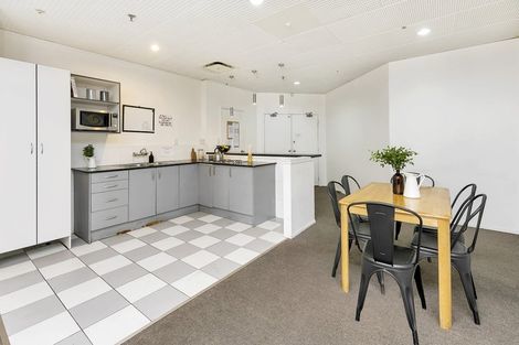 Photo of property in 17f Albert Street, Palmerston North, 4414