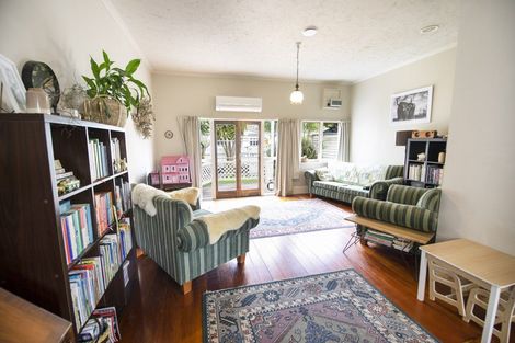 Photo of property in 27 Carnell Street, Napier South, Napier, 4110