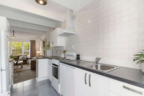 Photo of property in 2/86 Divich Avenue, Te Atatu South, Auckland, 0610