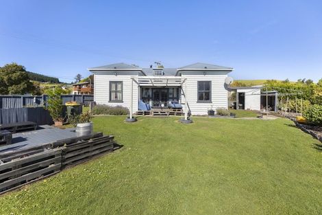 Photo of property in 10 Sandown Street, Waihola, Milton, 9073