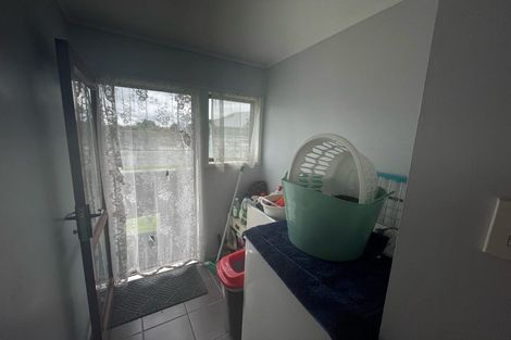 Photo of property in 2/21 Solveig Place, Randwick Park, Auckland, 2105