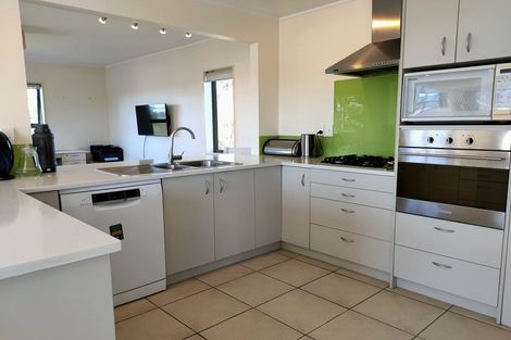 Photo of property in 14 Bedford Street, Te Atatu South, Auckland, 0610