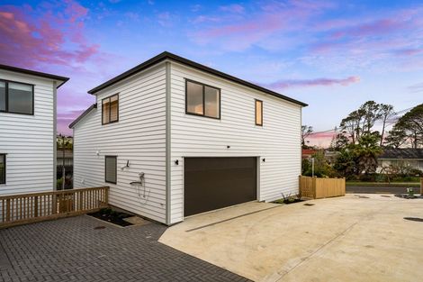 Photo of property in 13b Windermere Crescent, Blockhouse Bay, Auckland, 0600