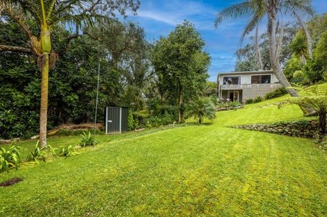 Photo of property in 50 Tiri View Road, Palm Beach, Waiheke Island, 1081