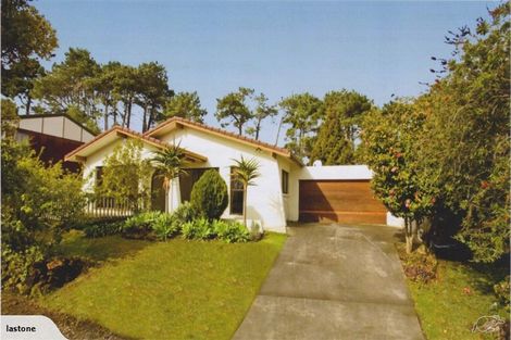 Photo of property in 5 Longwood Place, Forrest Hill, Auckland, 0620