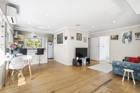 Photo of property in 29a Glenfern Road, Mellons Bay, Auckland, 2014