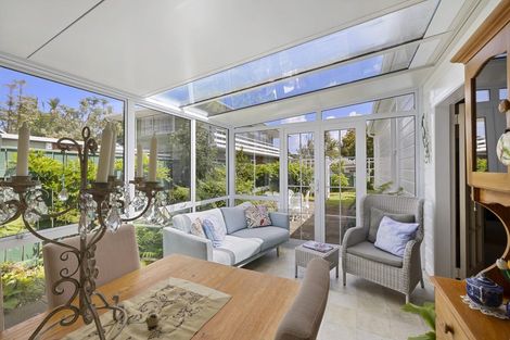 Photo of property in 6 Shortland Street, Lower Vogeltown, New Plymouth, 4310