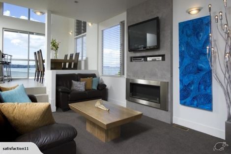 Photo of property in 15 Courtneys, West Harbour, Auckland, 0618