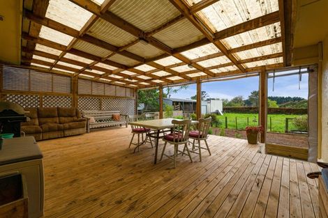 Photo of property in 275 Henwood Road, Paraite, New Plymouth, 4372