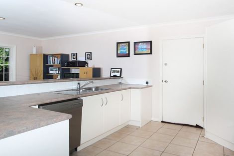 Photo of property in 32a Cutler Street, New Lynn, Auckland, 0600