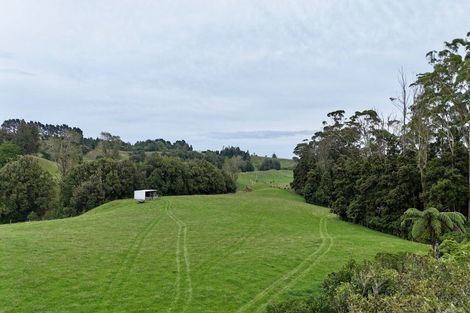 Photo of property in 114 Ackworth Road, Lepperton, New Plymouth, 4373