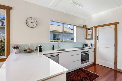 Photo of property in 9 Selwyn Street, Lower Vogeltown, New Plymouth, 4310
