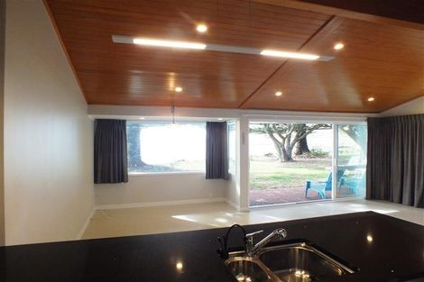 Photo of property in 11/4 Arkles Strand, Arkles Bay, Whangaparaoa, 0932