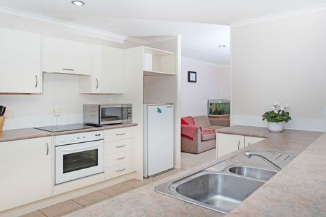 Photo of property in 32a Cutler Street, New Lynn, Auckland, 0600