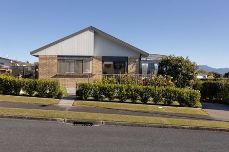 Photo of property in 9 Walnut Grove, Omokoroa, 3114