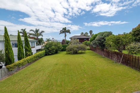 Photo of property in 1292 Whangaparaoa Road, Army Bay, Whangaparaoa, 0930