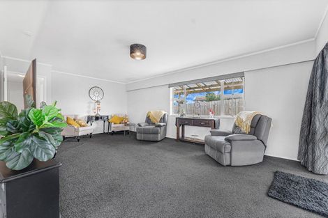 Photo of property in 19f Victoria Avenue, Waiuku, 2123
