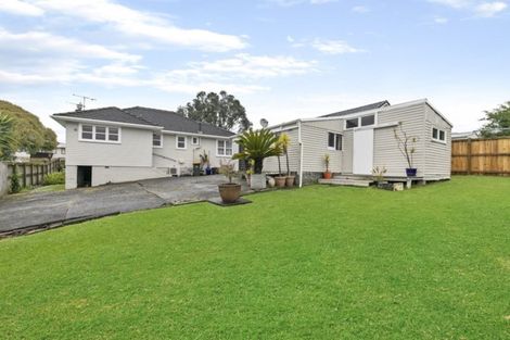 Photo of property in 14 Fairclough Road, Beach Haven, Auckland, 0626