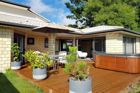 Photo of property in 10/64 Kawaha Point Road, Kawaha Point, Rotorua, 3010