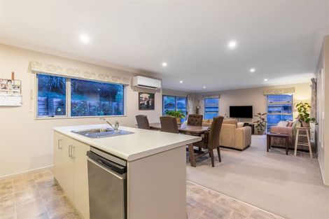 Photo of property in 14 Moonraker Place, Whitby, Porirua, 5024