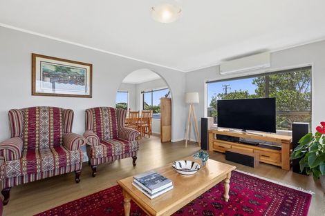 Photo of property in 1/15 Deep Creek Road, Waiake, Auckland, 0630