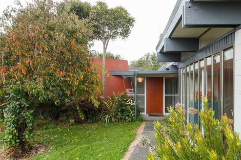 Photo of property in 16 Truscott Grove, Awapuni, Palmerston North, 4412