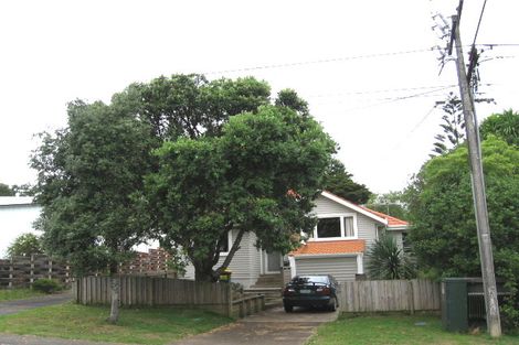 Photo of property in 1/39 Hillcrest Avenue, Hillcrest, Auckland, 0627