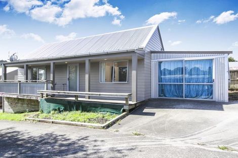 Photo of property in 717a Swanson Road, Swanson, Auckland, 0612