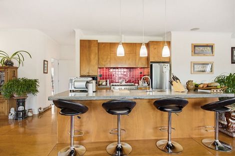 Photo of property in 5 Debenham Drive, Whitianga, 3510