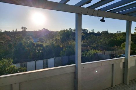 Photo of property in 18 Preston Avenue, Henderson, Auckland, 0610