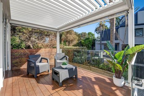 Photo of property in 63a Walton Street, Red Beach, 0932