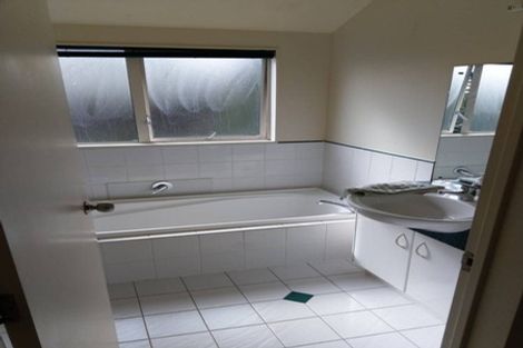 Photo of property in 3 Harbour Lights Close, West Harbour, Auckland, 0618