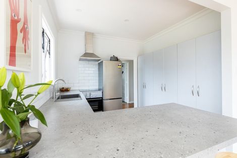 Photo of property in 319 Carrington Street, Vogeltown, New Plymouth, 4310