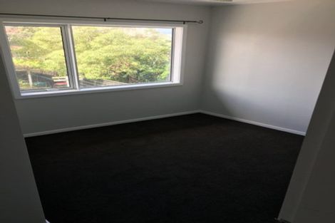 Photo of property in 3/175 Queens Drive, Lyall Bay, Wellington, 6022