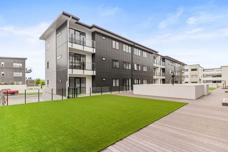 Photo of property in 7/130 Stancombe Road, Flat Bush, Auckland, 2016