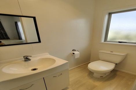 Photo of property in 60 Lewisham Street, Highland Park, Auckland, 2010