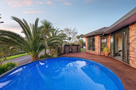 Photo of property in 54 Roy Maloney Drive, Henderson, Auckland, 0612