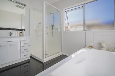 Photo of property in 10 Aquila Drive, Whitianga, 3510