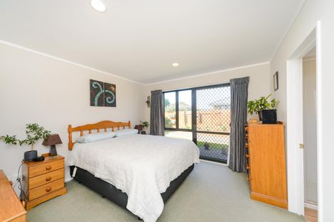 Photo of property in 39 Logan Way, Kelvin Grove, Palmerston North, 4414