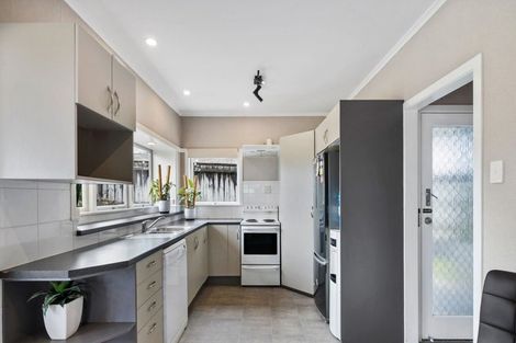 Photo of property in 16 Red Hill Road, Red Hill, Papakura, 2110