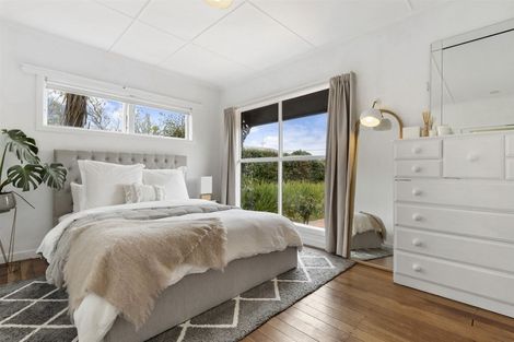 Photo of property in 2/259 Glenfield Road, Hillcrest, Auckland, 0627