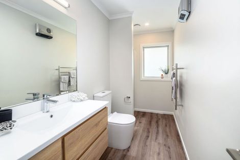 Photo of property in 4a Van Baarle Close, Carterton, 5713