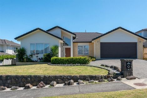 Photo of property in 8 Bilancia Place, Flat Bush, Auckland, 2016