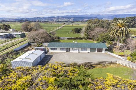 Photo of property in 244 Kawiu Road, Levin, 5510