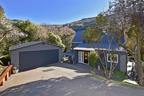 Photo of property in 18 Evans Pass Road, Sumner, Christchurch, 8081