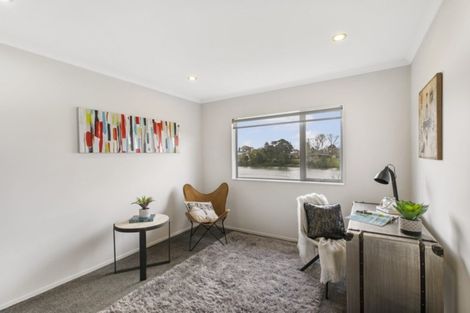 Photo of property in 2f Wood Street, Papakura, 2110