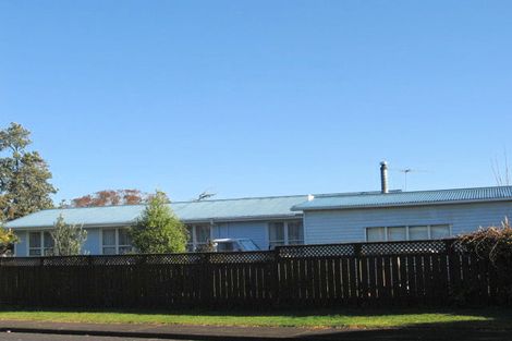 Photo of property in 3 Cargill Street, Papakura, 2110