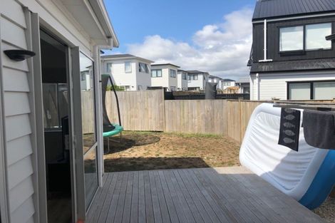 Photo of property in 54 Craigs Way, Hobsonville, Auckland, 0616